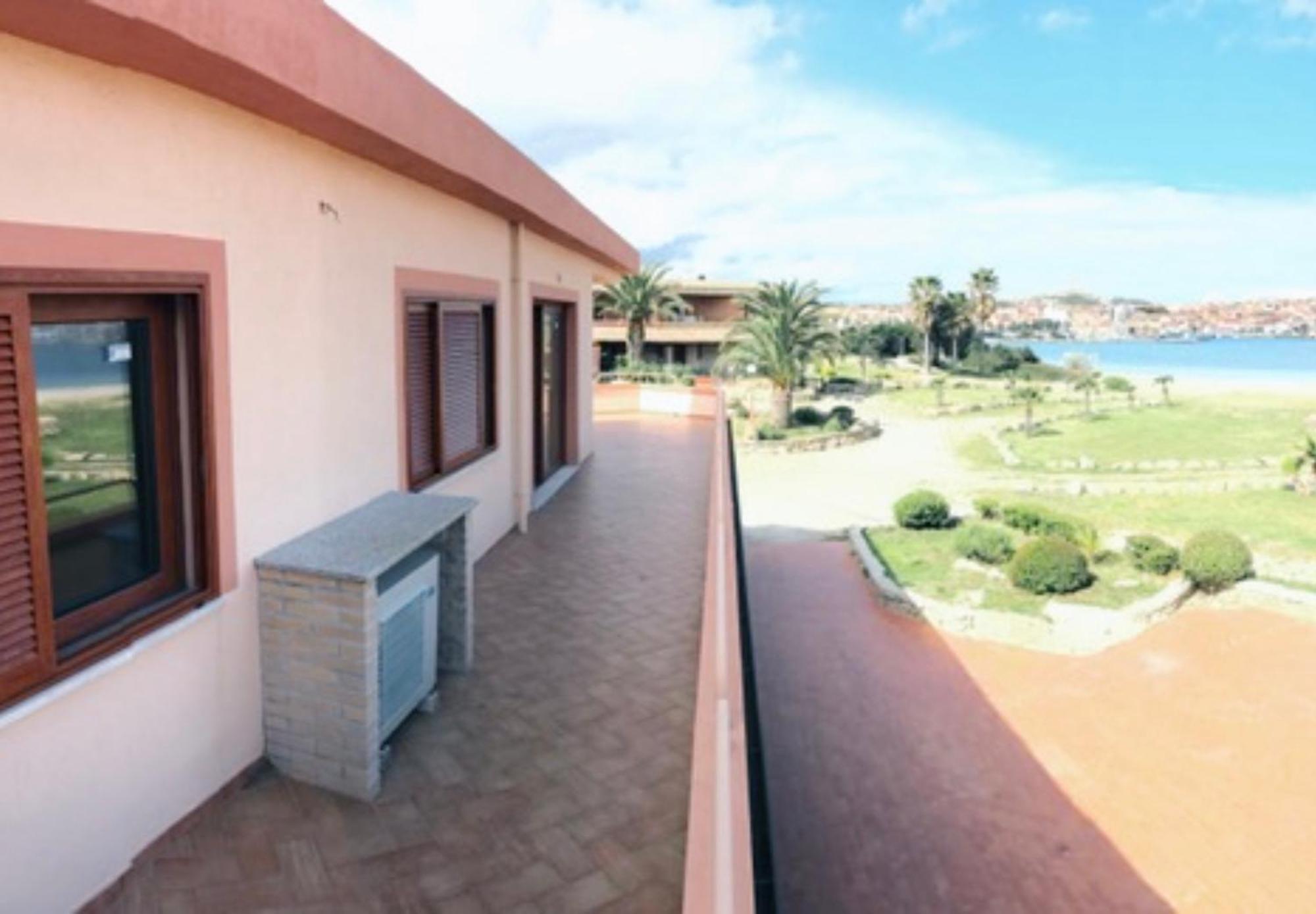 Case Sul Mare Palau Exterior photo